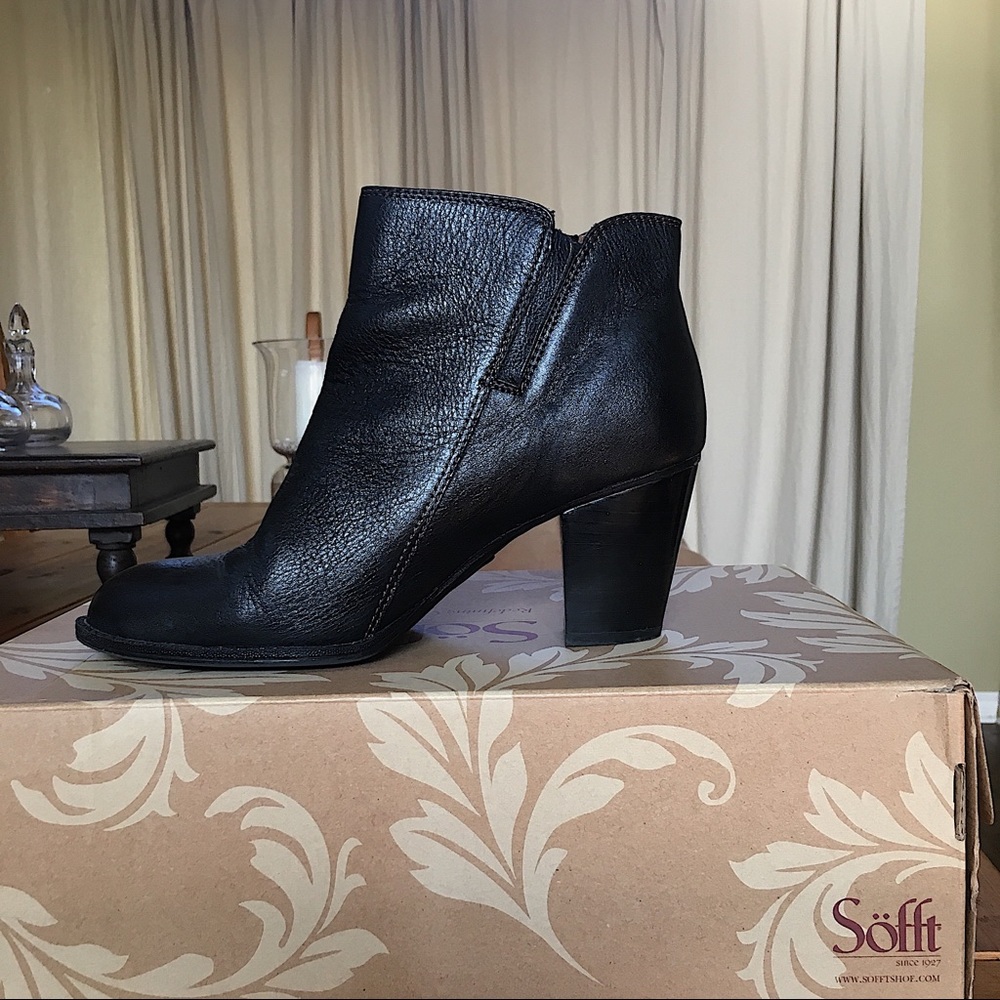 Almost New Sofft Black Leather Boots Size 8